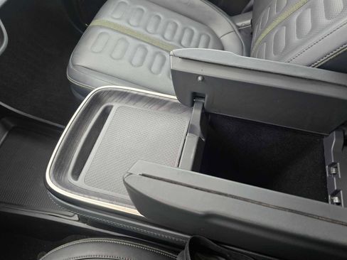 Used 2023 Rivian R1S Adventure image 31