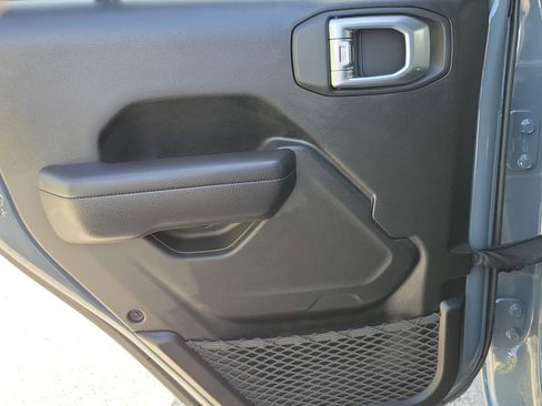 Used 2024 Jeep Wrangler Sport S image 7