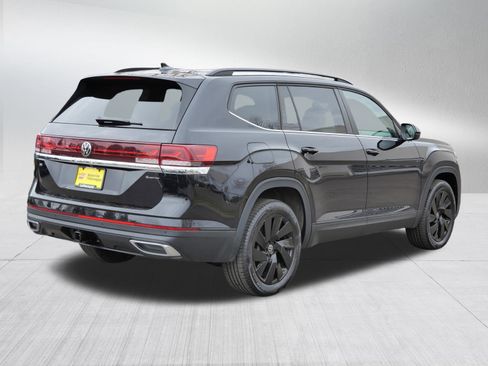 Certified 2025 Volkswagen Atlas SE image 7