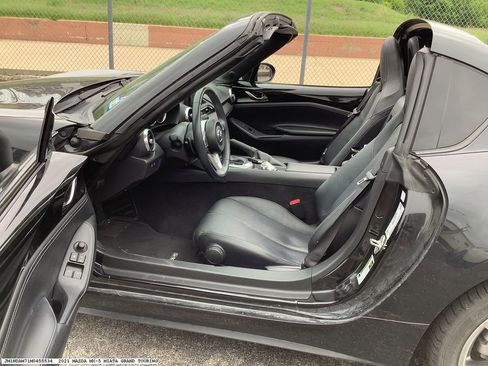 Used 2021 MAZDA MX-5 Miata RF Grand Touring image 12