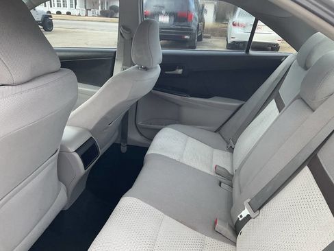 Used 2014 Toyota Camry LE image 13