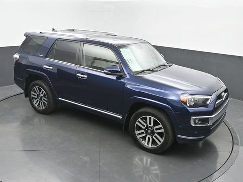 Used 2018 Toyota 4Runner Limited AWD/4WD image 38