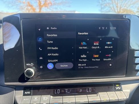 Used 2025 Toyota Camry LE image 32