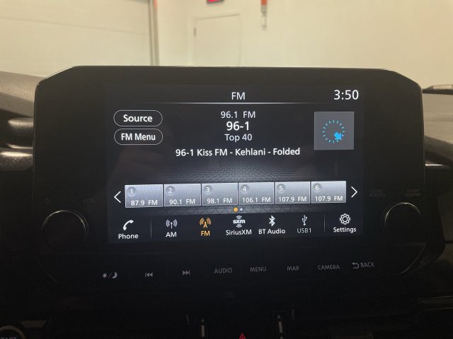 Used 2024 Nissan Pathfinder SL w/ Black Appearance Package AWD/4WD image 16