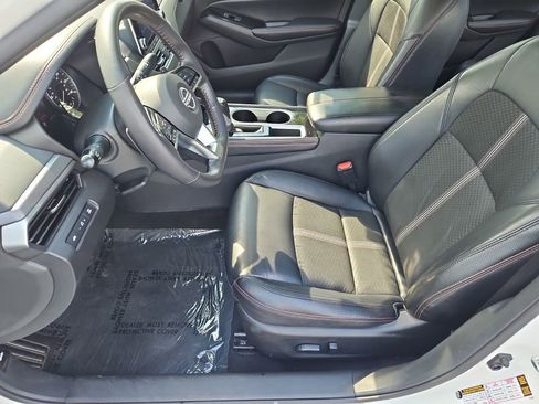 Used 2024 Nissan Altima 2.5 SR image 14