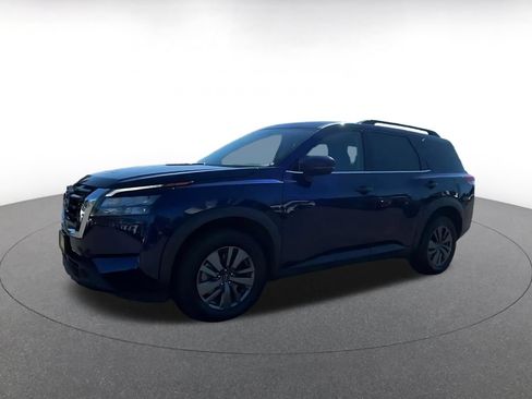 Used 2025 Nissan Pathfinder SV AWD/4WD image 8