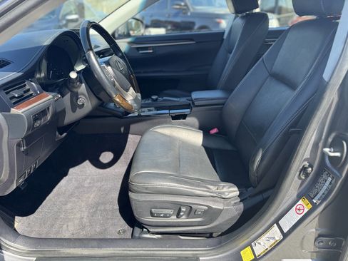 Used 2013 Lexus ES 350 Base 4dr Sedan w/ Premium Pkg image 8