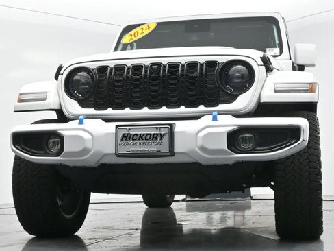 Used 2024 Jeep Wrangler High Altitude AWD/4WD image 51