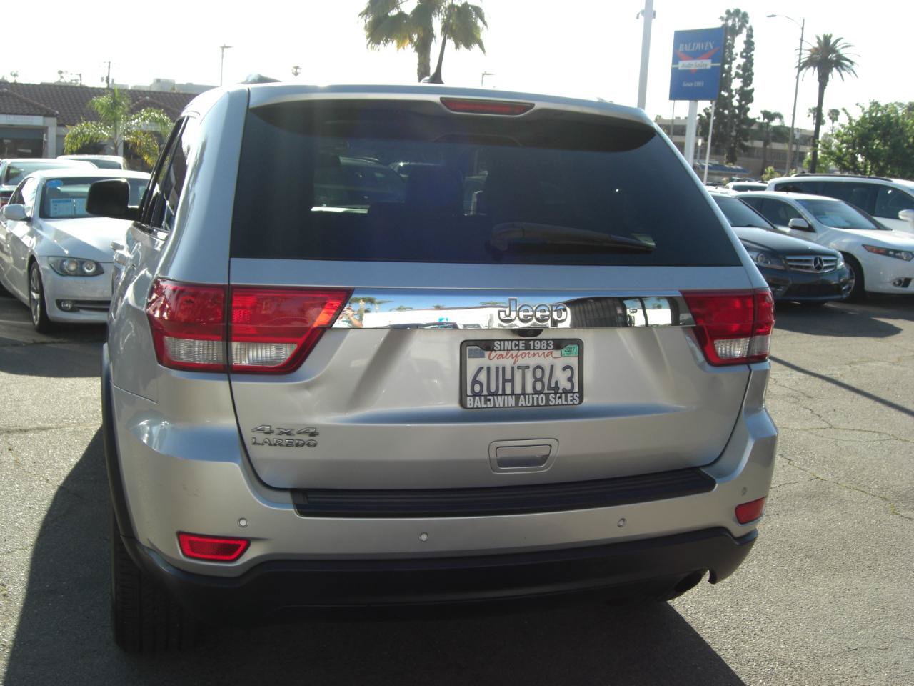 Used 2011 Jeep Grand Cherokee Laredo AWD/4WD image 11