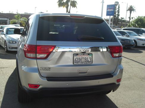 Used 2011 Jeep Grand Cherokee Laredo image 11