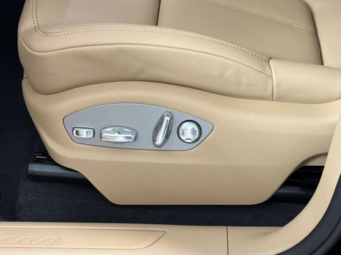 New 2026 Porsche Macan AWD/4WD image 15