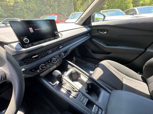 Used 2024 Honda Accord EX image 23