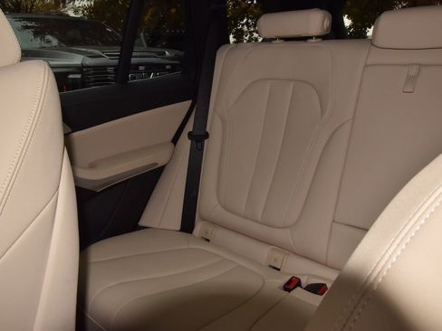 Used 2021 BMW X5 xDrive40i w/ Convenience Package image 19