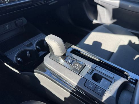 Used 2025 Toyota Prius LE image 36