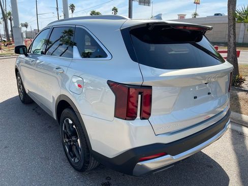 New 2026 Kia Sorento S image 5