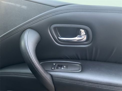 Used 2022 Nissan Armada SV image 15