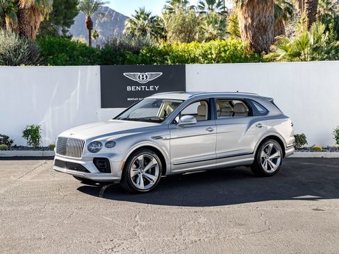 Used 2023 Bentley Bentayga Extended Wheelbase image 7