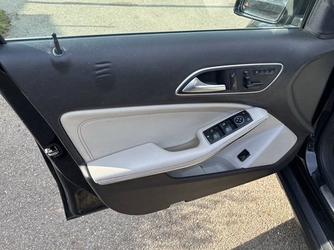 Used 2017 Mercedes-Benz GLA 250 4MATIC image 19