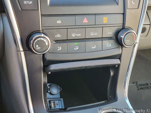 Used 2016 Toyota Camry LE FWD image 18
