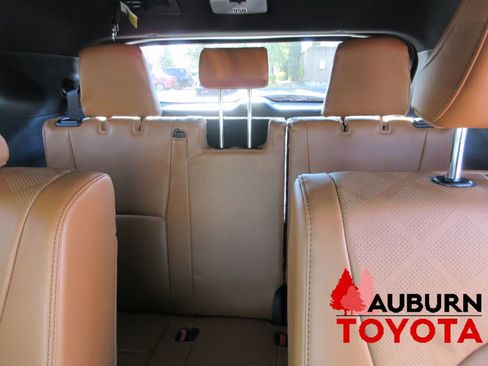 New 2026 Toyota Highlander Platinum image 21