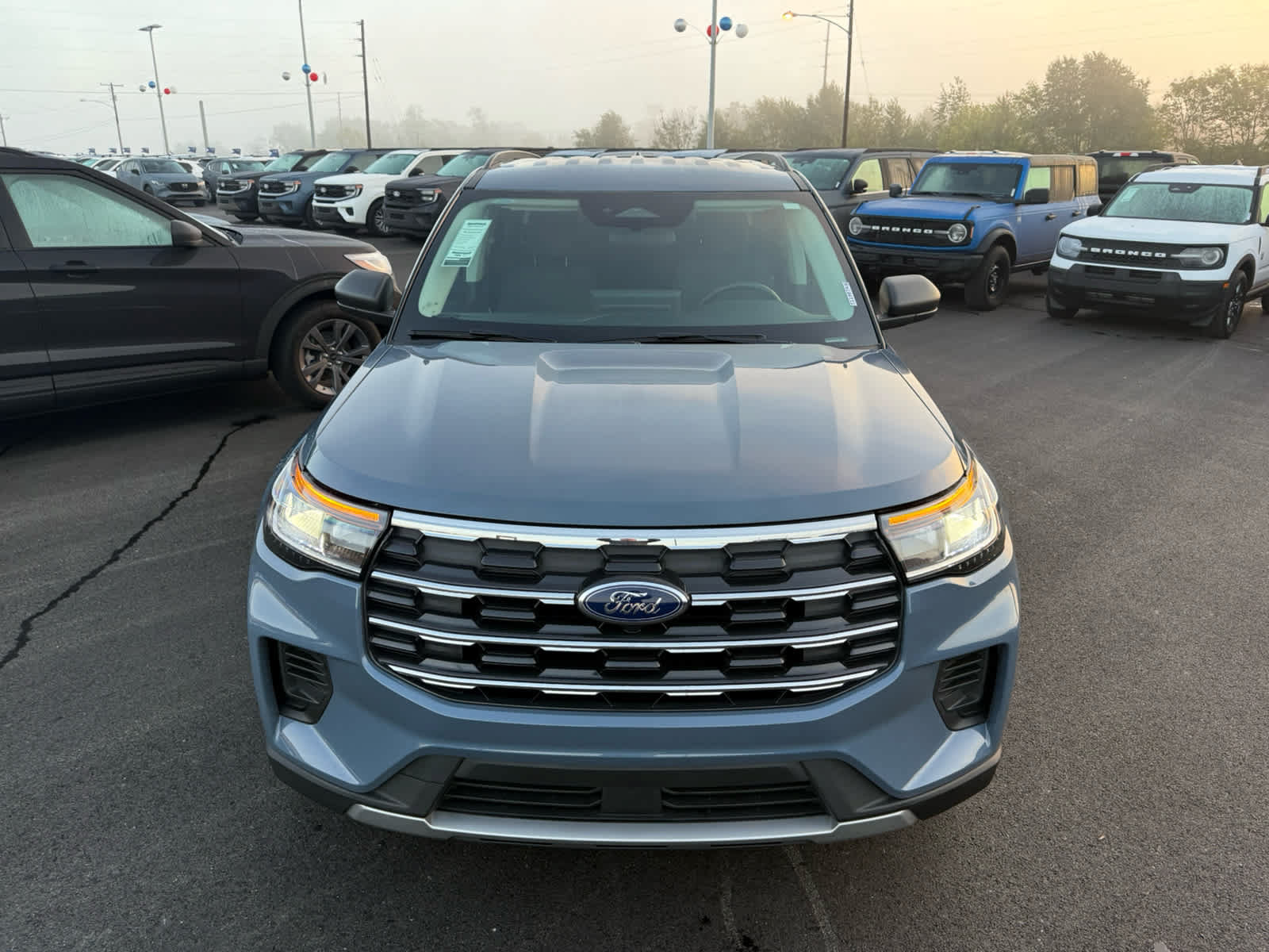 Used 2025 Ford Explorer Active AWD/4WD image 22