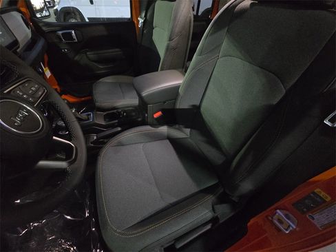 New 2025 Jeep Gladiator Sport image 14