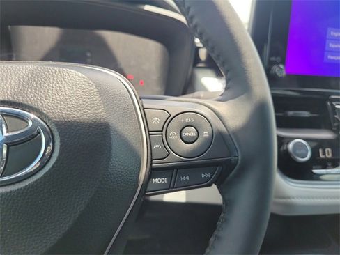 Used 2025 Toyota Corolla SE image 16
