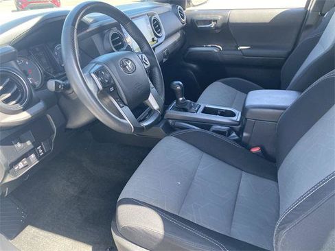 Certified 2022 Toyota Tacoma TRD Off-Road w/ Technology Package AWD/4WD image 12