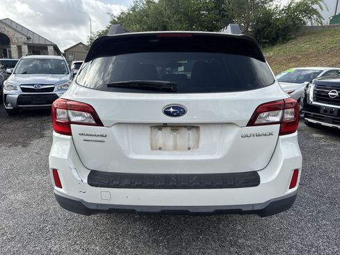 Used 2015 Subaru Outback 2.5i Limited AWD/4WD image 4