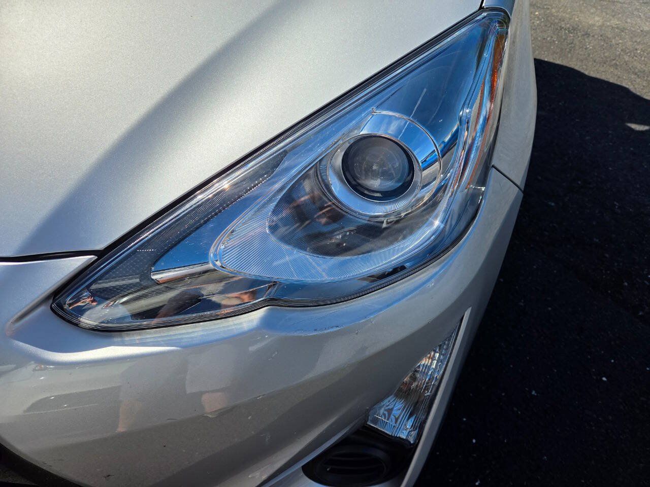 Used 2015 Toyota Prius C Two FWD image 2