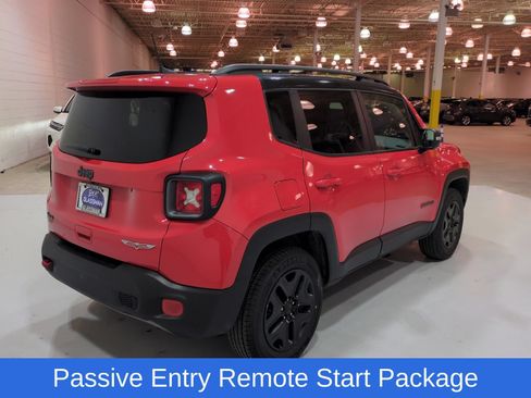 Used 2018 Jeep Renegade Trailhawk AWD/4WD image 3