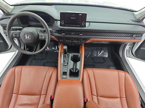 Used 2024 Honda Accord EX image 9