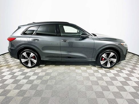 New 2025 Audi SQ5 Prestige image 8