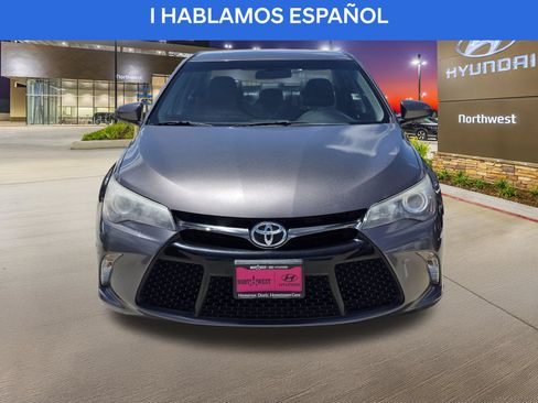 Used 2017 Toyota Camry SE FWD image 5