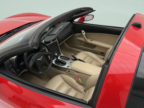 Used 2005 Chevrolet Corvette Coupe w/ Preferred Equipment Group RWD image 12