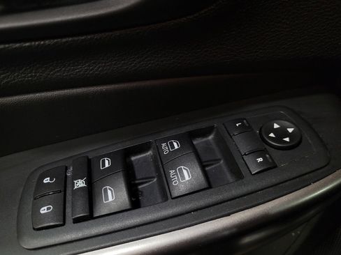 Used 2021 Jeep Cherokee Latitude Lux w/ Comfort/Convenience Group AWD/4WD image 27