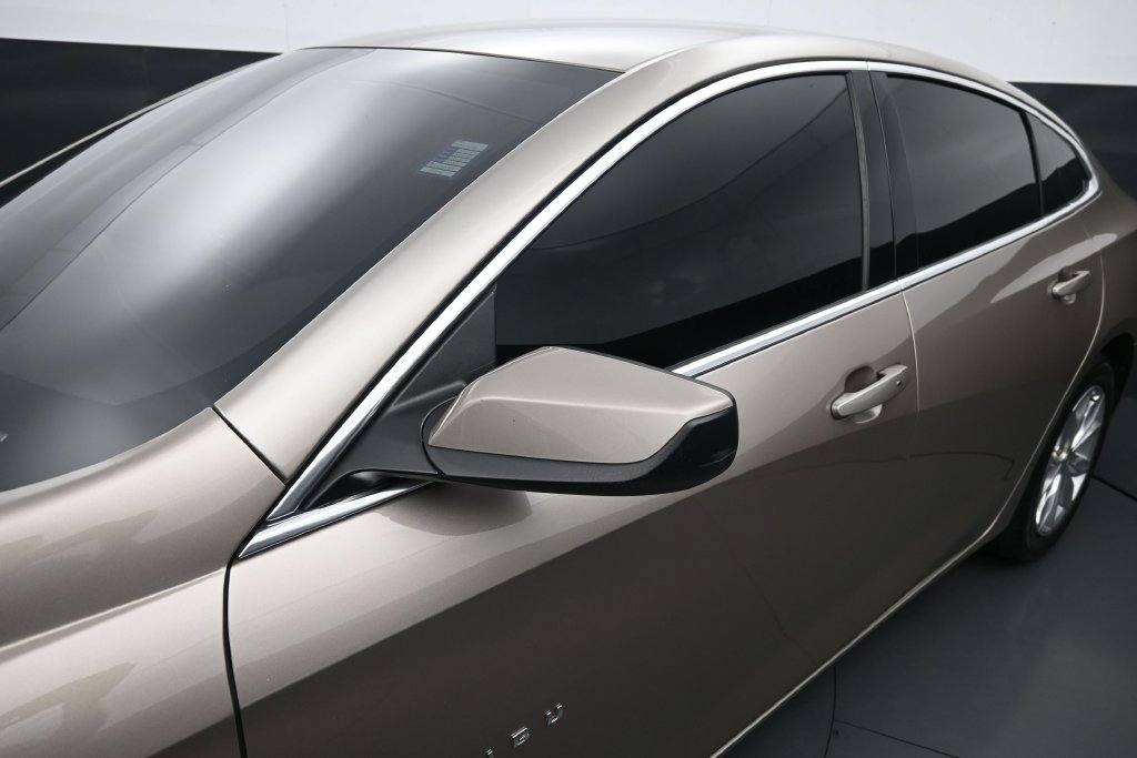 Used 2022 Chevrolet Malibu LT FWD image 13
