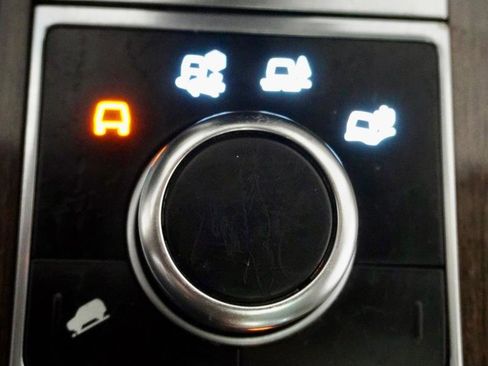 Used 2014 Land Rover Range Rover Sport HSE image 25