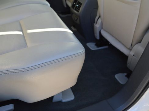 Used 2013 Ford Edge SEL image 25