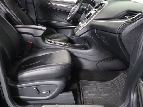 Used 2017 Lincoln MKC Premiere image 27