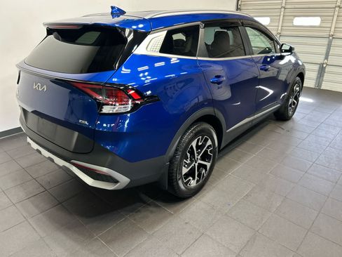Used 2023 Kia Sportage EX AWD/4WD image 3