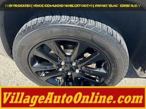Used 2018 Jeep Grand Cherokee Altitude AWD/4WD image 12