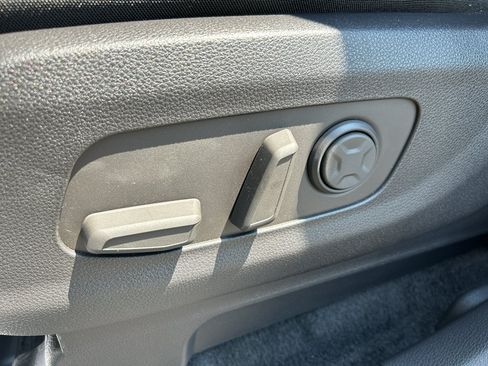 New 2026 Kia Carnival EX FWD image 19