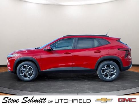 New 2026 Chevrolet Trax LT w/ Sunroof Package image 2