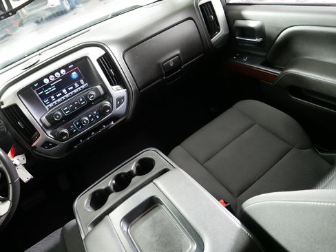Used 2019 GMC Sierra 1500 SLE w/ SLE Value Package AWD/4WD image 11