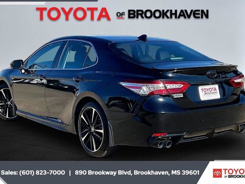 Used 2020 Toyota Camry XSE FWD image 2
