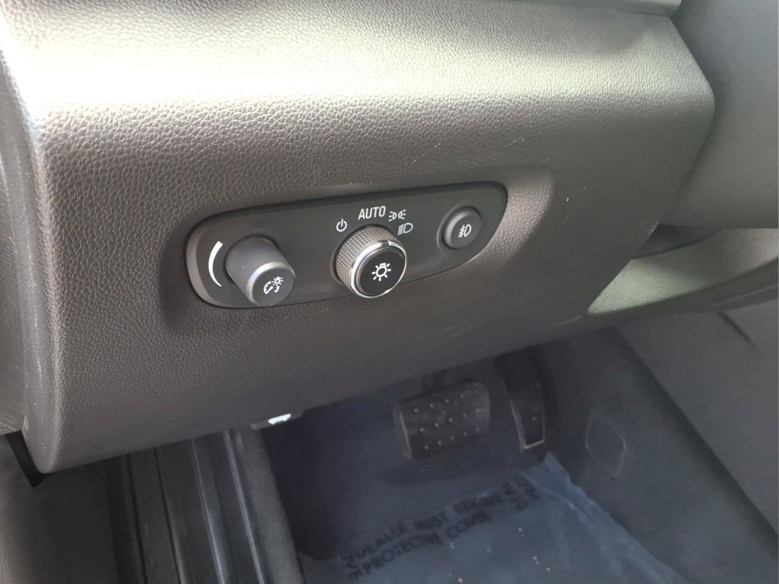 Used 2021 Chevrolet Traverse RS FWD image 22