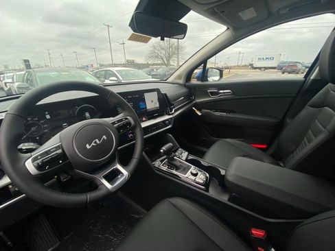 New 2025 Kia Sportage SX FWD image 14