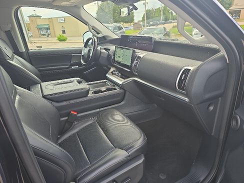 Used 2025 Ford Expedition Max Platinum AWD/4WD image 11
