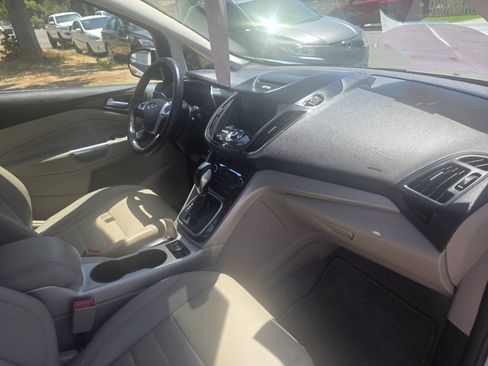 Used 2014 Ford C-MAX SEL w/ Equipment Group 302A FWD image 10